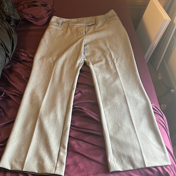 Harve Benard Pants - Light grey slacks size 10P